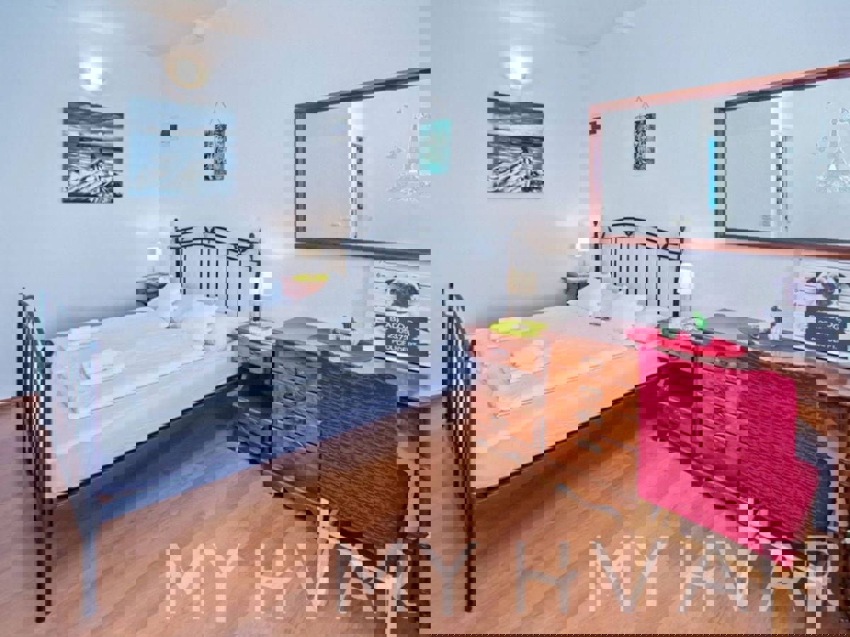 Casa con spiaggia privata nella città di Hvar