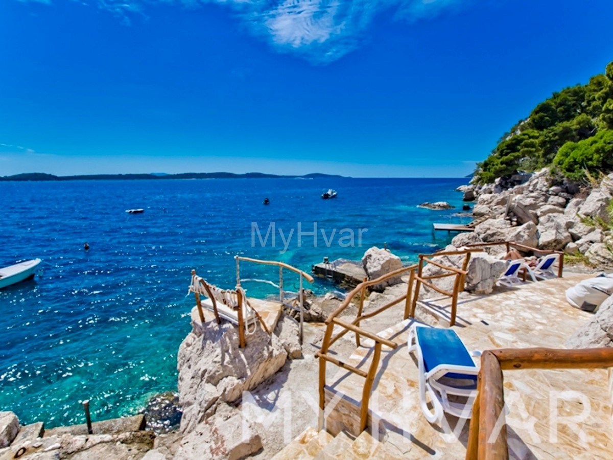 Casa con spiaggia privata nella città di Hvar