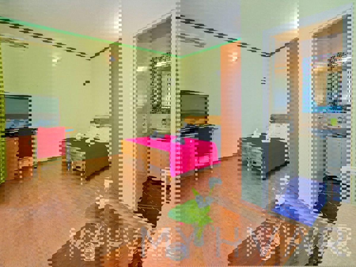 Casa con spiaggia privata nella città di Hvar