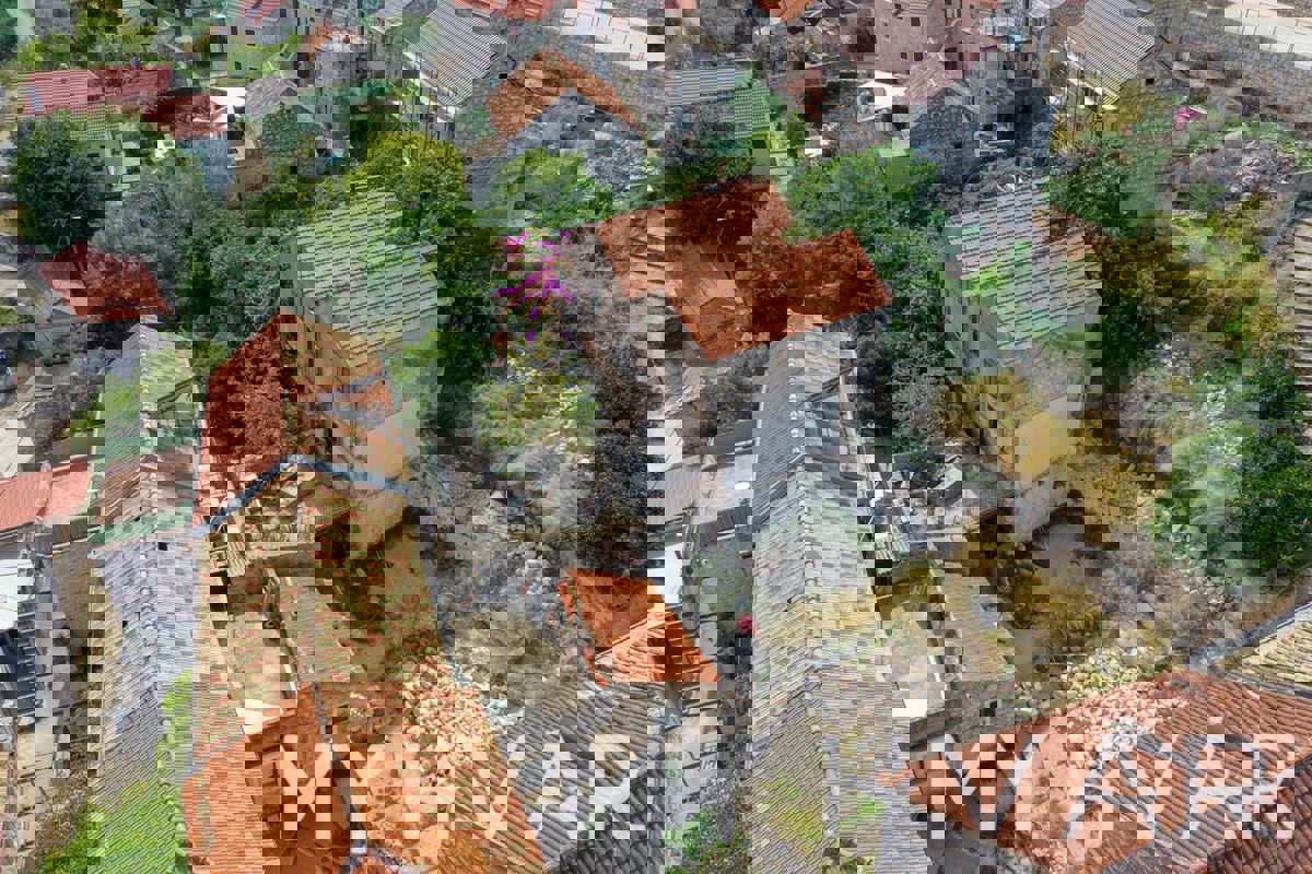 Casa nascosta nell'Upper Pitve