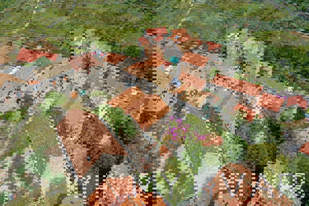 Casa nascosta nell'Upper Pitve