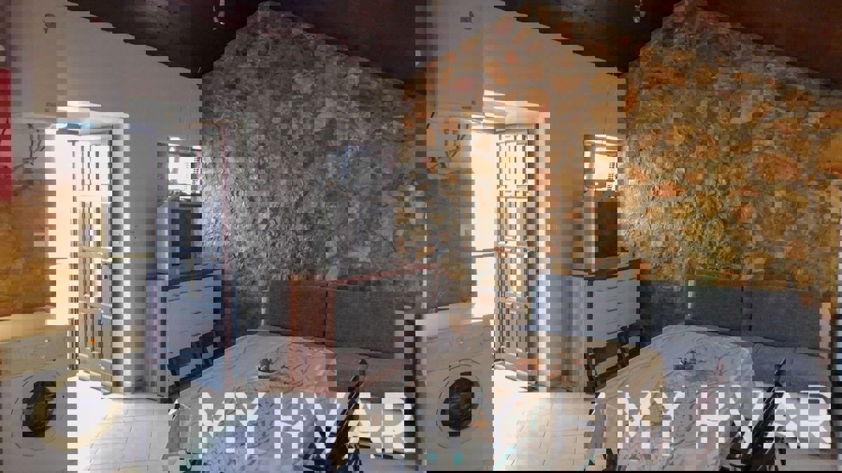 Casa minimalista a Selca