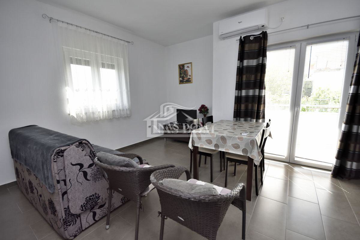 Vodice - Casa con 5 appartamenti, vista mare