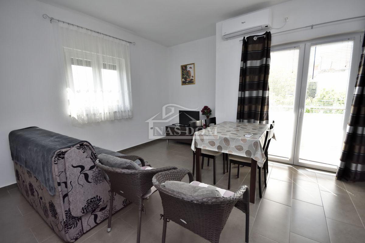 Vodice - Casa con 5 appartamenti, vista mare