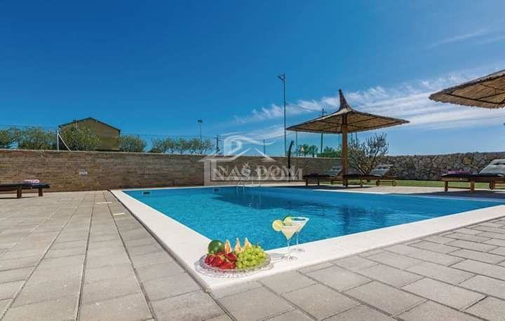 Debeljak, Sukošan - Villa con piscina