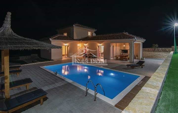 Debeljak, Sukošan - Villa con piscina