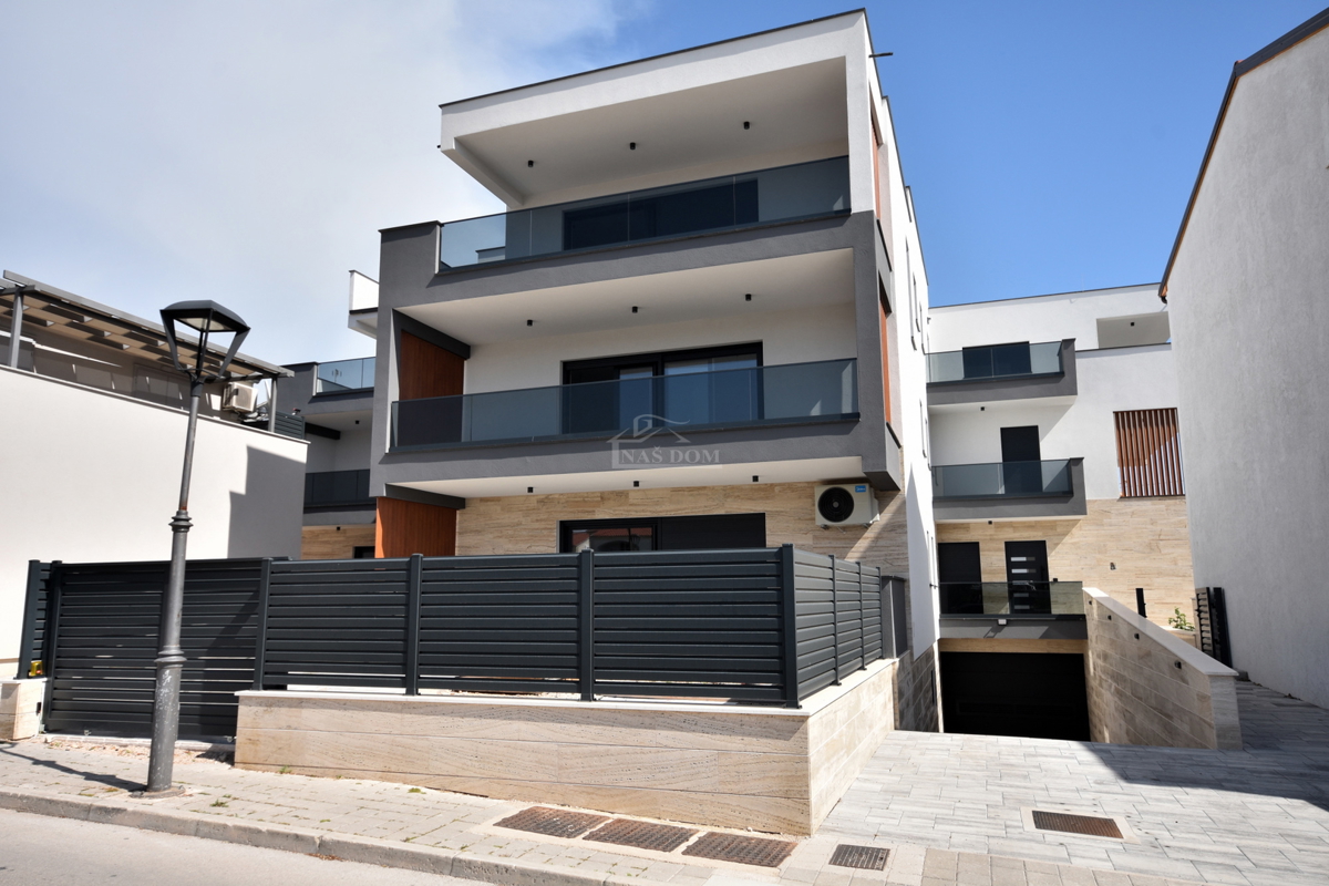 <Appartamento di lusso S6, vista mare, a 50 m dalla spiaggia>