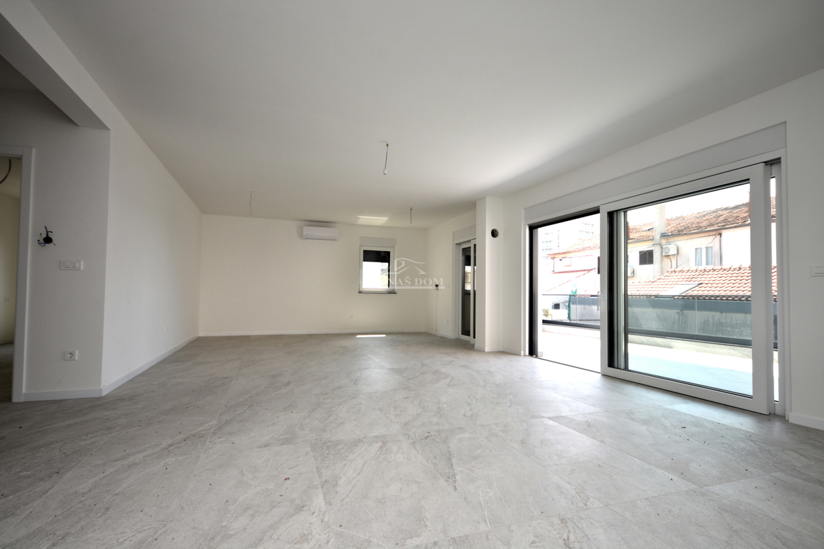<Appartamento di lusso S6, vista mare, a 50 m dalla spiaggia>
