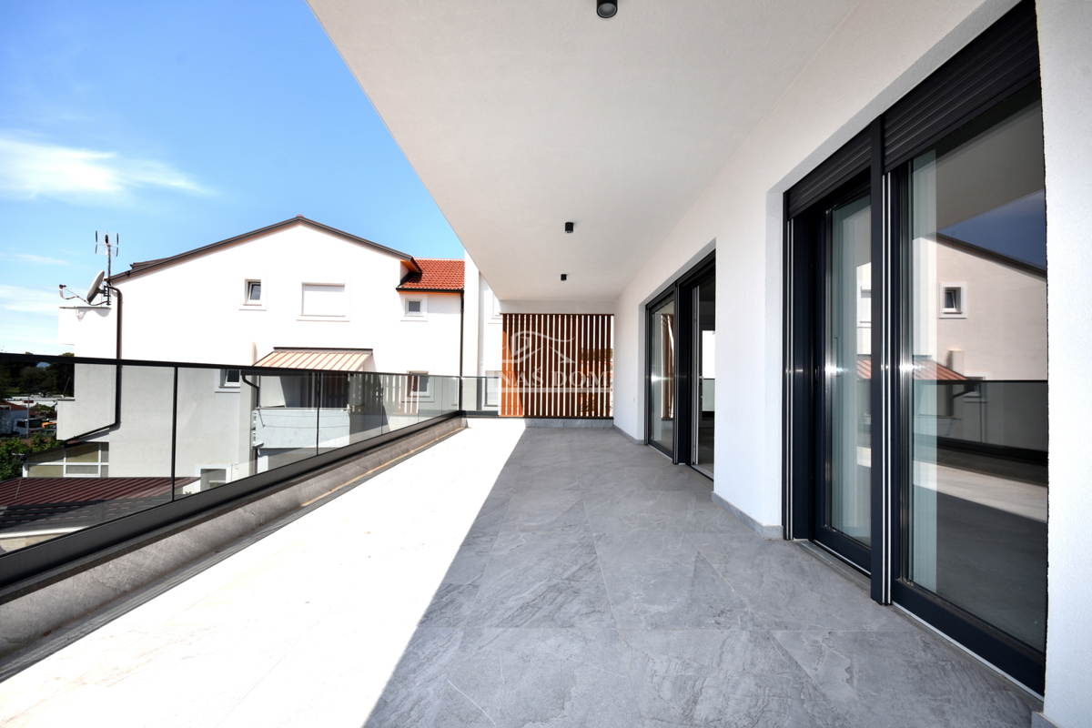 &lt;Appartamento di lusso S6, vista mare, a 50 m dalla spiaggia&gt;