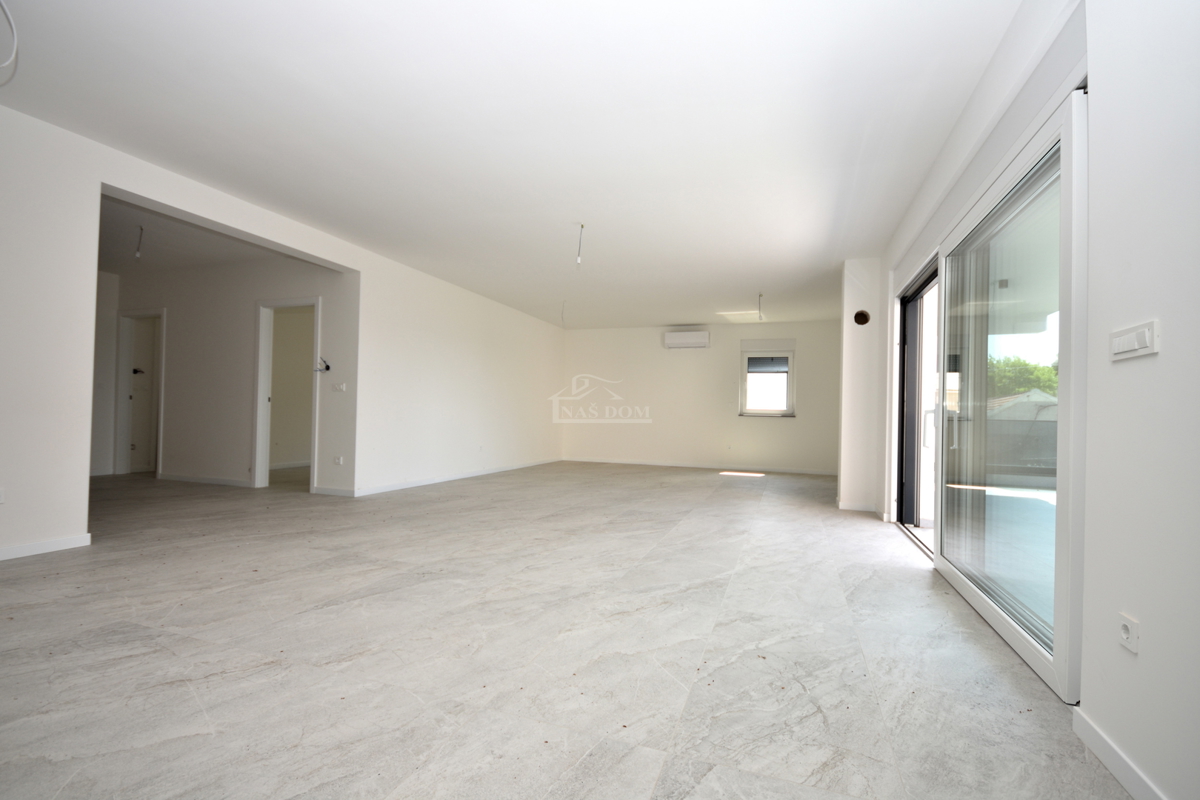 <Appartamento di lusso S6, vista mare, a 50 m dalla spiaggia>