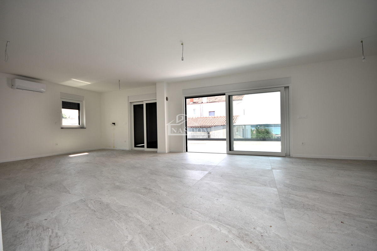 &lt;Appartamento di lusso S6, vista mare, a 50 m dalla spiaggia&gt;