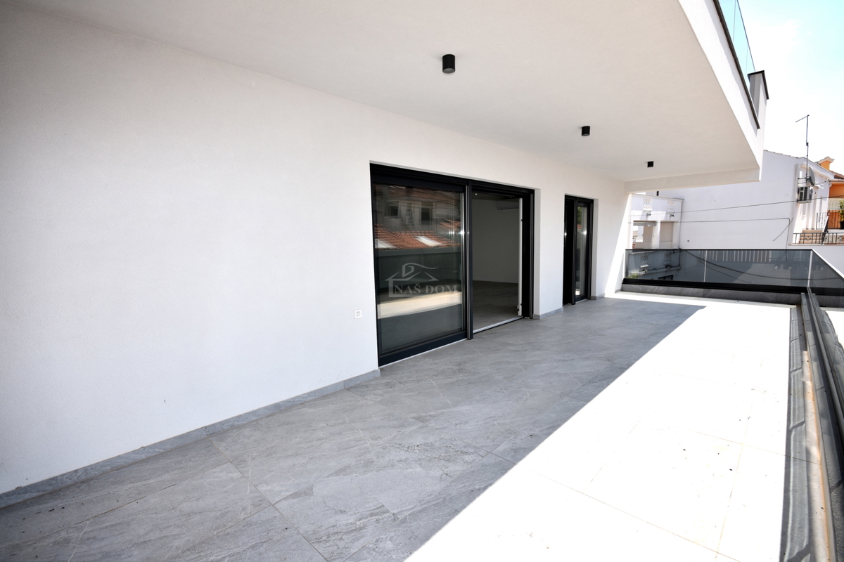 <Appartamento di lusso S6, vista mare, a 50 m dalla spiaggia>