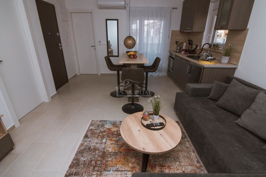 Vodice - casa con appartamenti e terrazza panoramica, vista mare