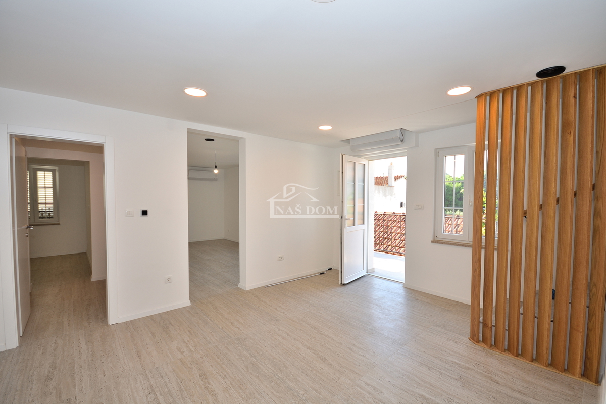 Vodice - appartamento su due piani, vista mare, 200 m dalla spiaggia