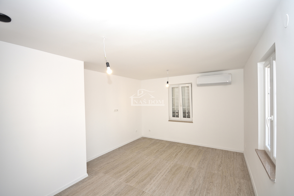 Vodice - appartamento su due piani, vista mare, 200 m dalla spiaggia