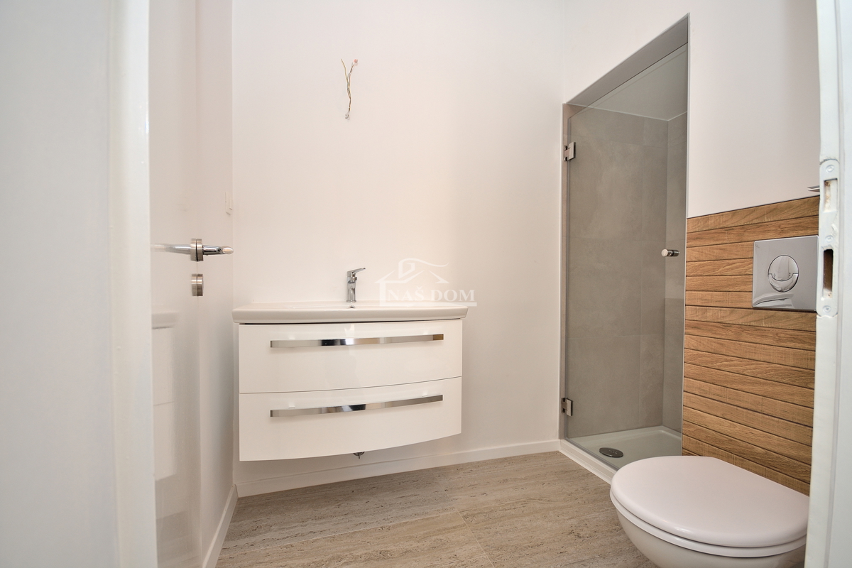 Vodice - appartamento su due piani, vista mare, 200 m dalla spiaggia