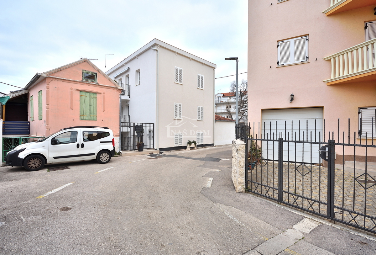 Vodice - appartamento su due piani, vista mare, 200 m dalla spiaggia