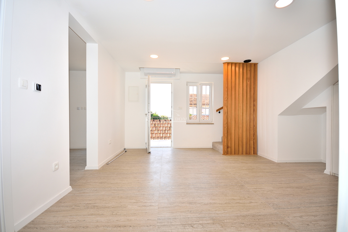 Vodice - appartamento su due piani, vista mare, 200 m dalla spiaggia