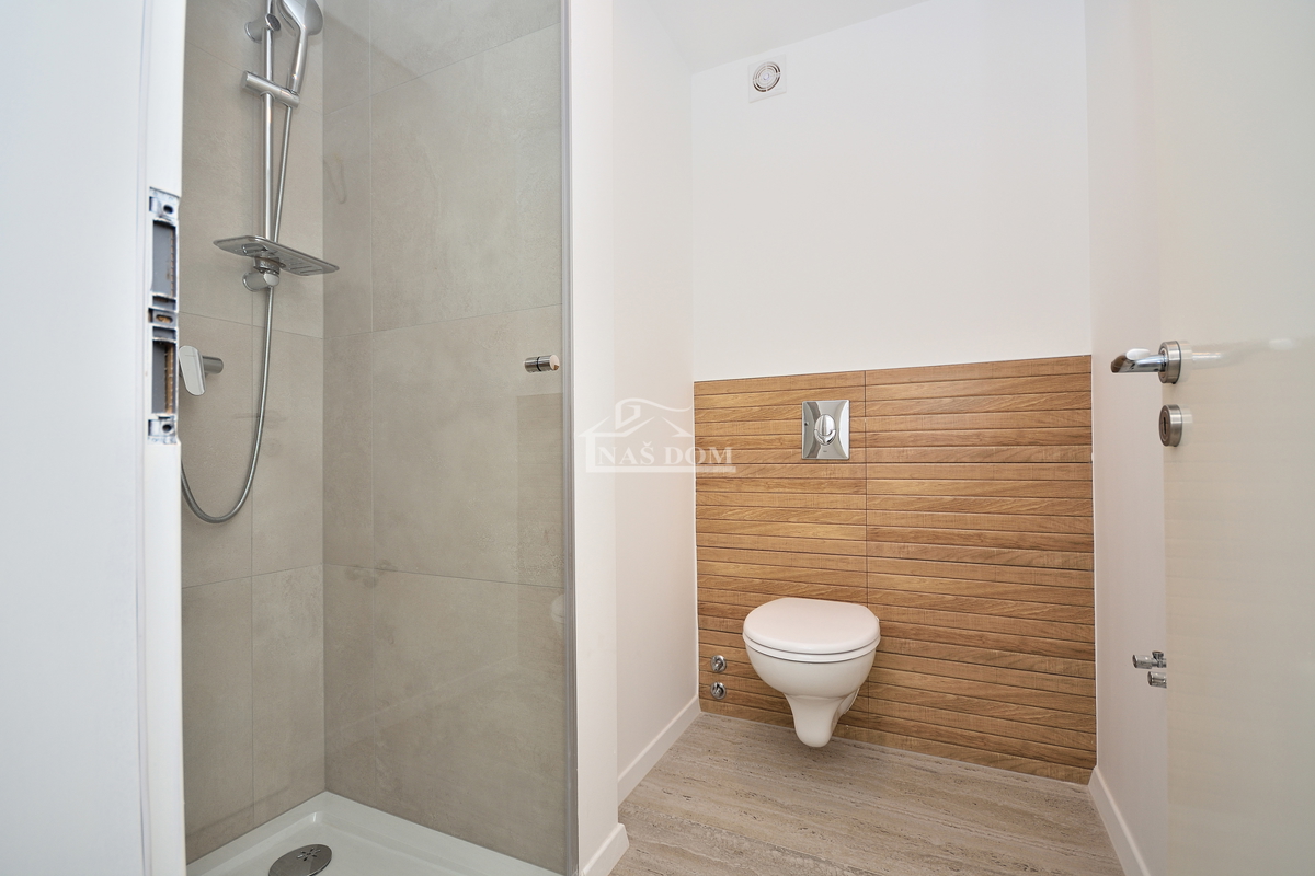 Vodice - appartamento su due piani, vista mare, 200 m dalla spiaggia