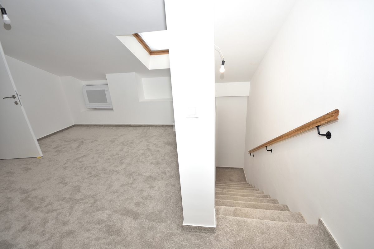 Vodice - appartamento su due piani, vista mare, 200 m dalla spiaggia