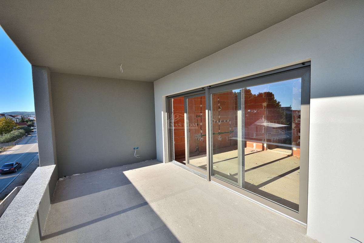 Vodice, SRIMA-** NUOVA COSTRUZIONE** S6 Appartamento con vista mare, 300m dalla spiaggia