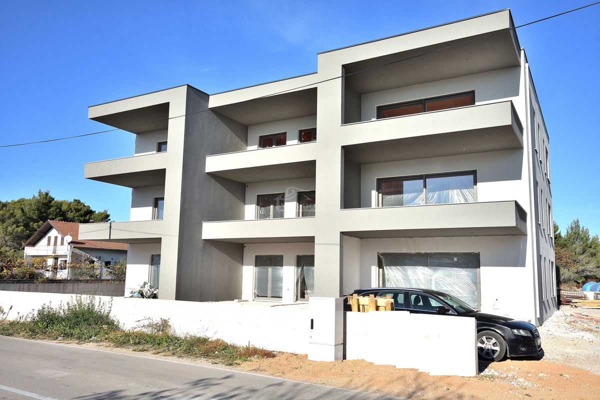 Vodice, SRIMA-** NUOVA COSTRUZIONE** S6 Appartamento con vista mare, 300m dalla spiaggia