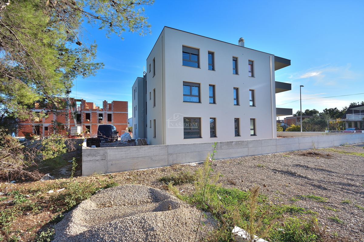 Vodice, SRIMA-** NUOVA COSTRUZIONE** S6 Appartamento con vista mare, 300m dalla spiaggia