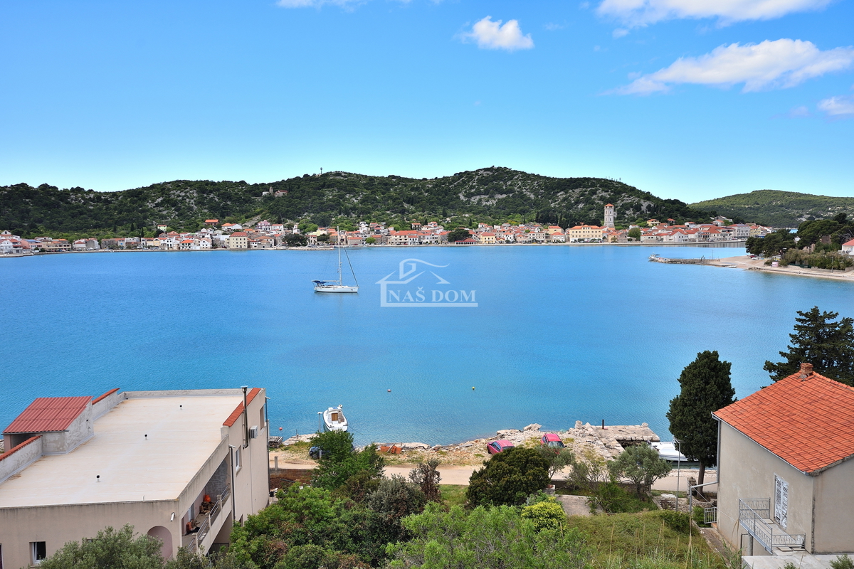 Tisno -*NUOVA COSTRUZIONE* Appartamento S3 su due piani, vista mare, a 50 m dalla spiaggia