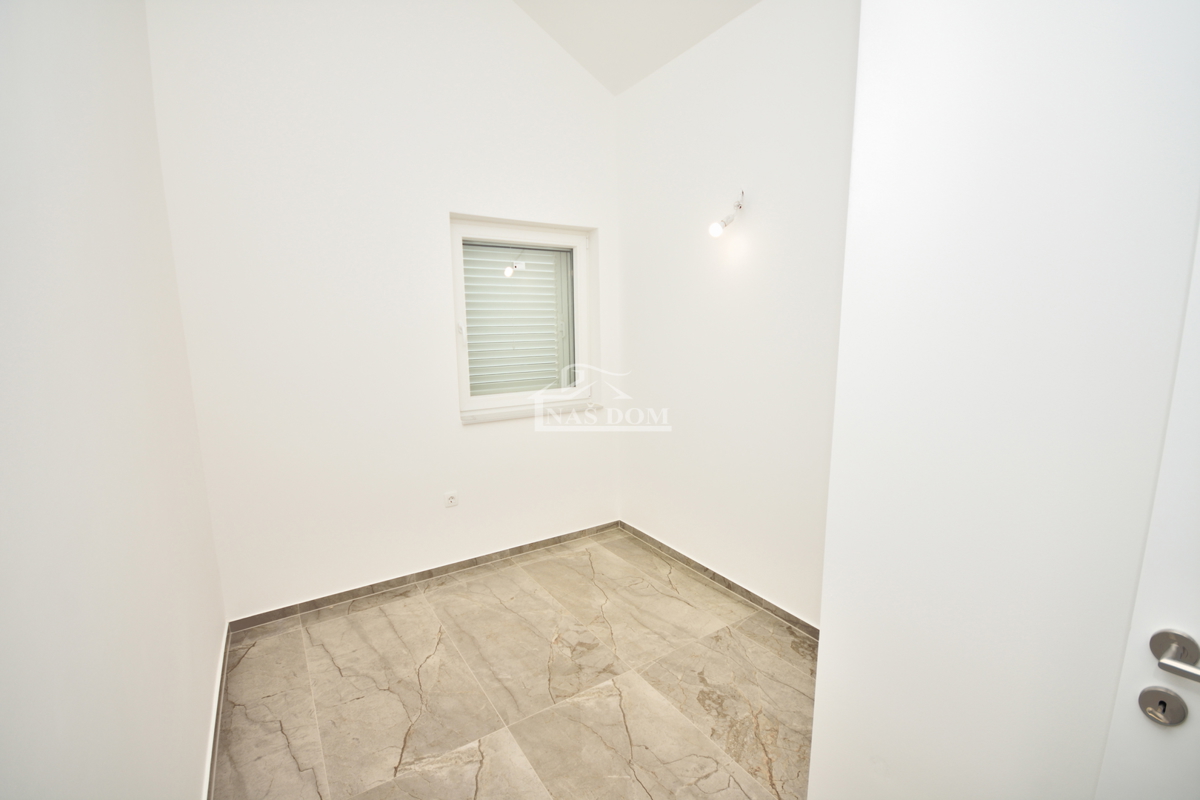 Tisno -*NUOVA COSTRUZIONE* Appartamento S3 su due piani, vista mare, a 50 m dalla spiaggia