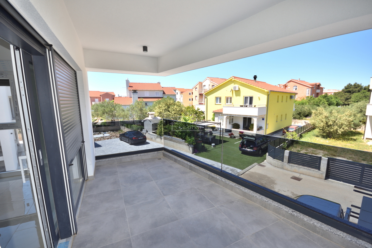 Vodice - Appartamento di lusso S2 al primo piano, posizione eccellente