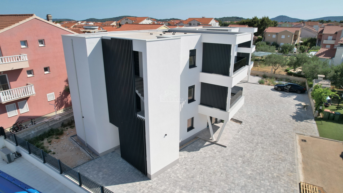 Vodice - Appartamento di lusso S2 al primo piano, posizione eccellente