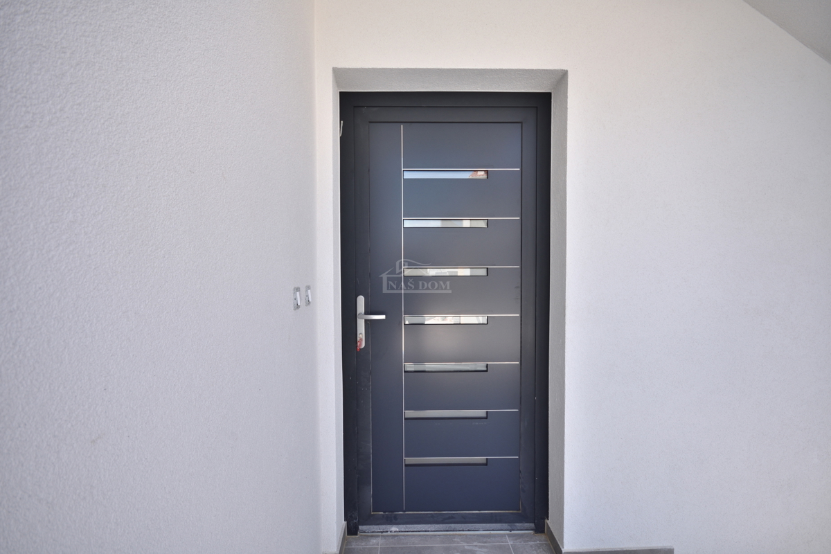 Vodice - Appartamento di lusso S2 al primo piano, posizione eccellente