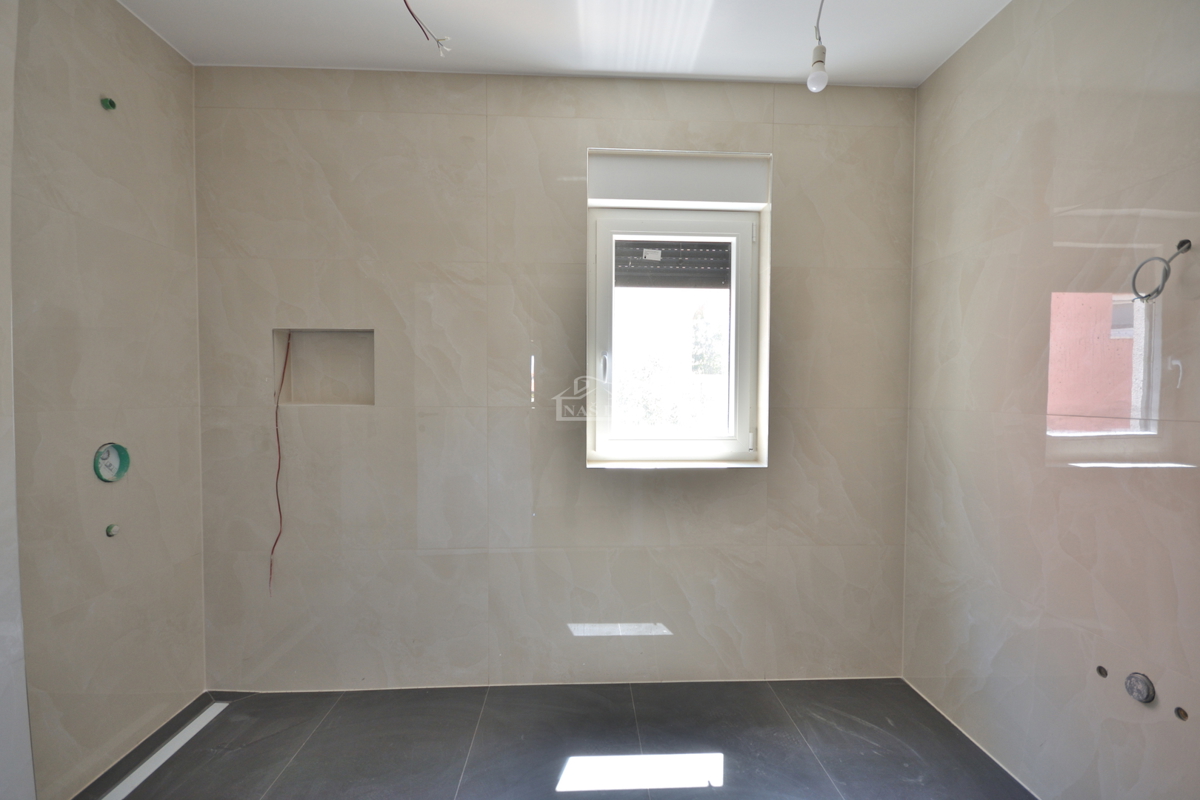 Vodice - Appartamento di lusso S2 al primo piano, posizione eccellente