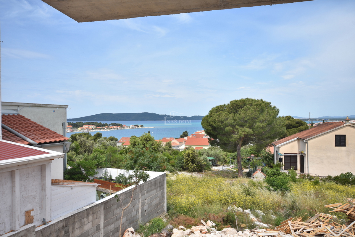 Brodarica - Appartamento S4 con vista sul mare, 1° piano