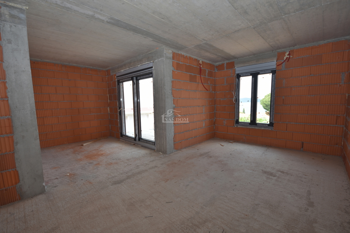 Brodarica - Appartamento S4 con vista sul mare, 1° piano