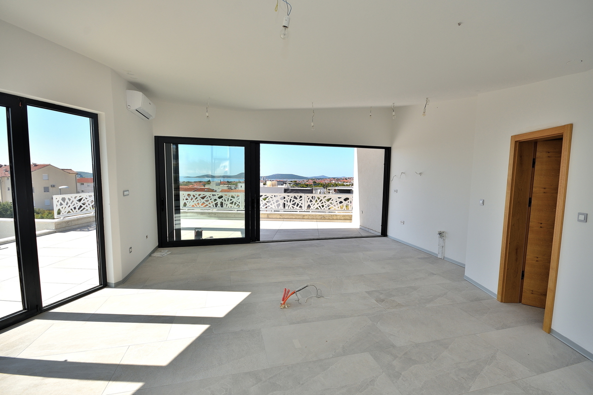 Vodice - villa di NUOVA COSTRUZIONE con piscina e vista mare