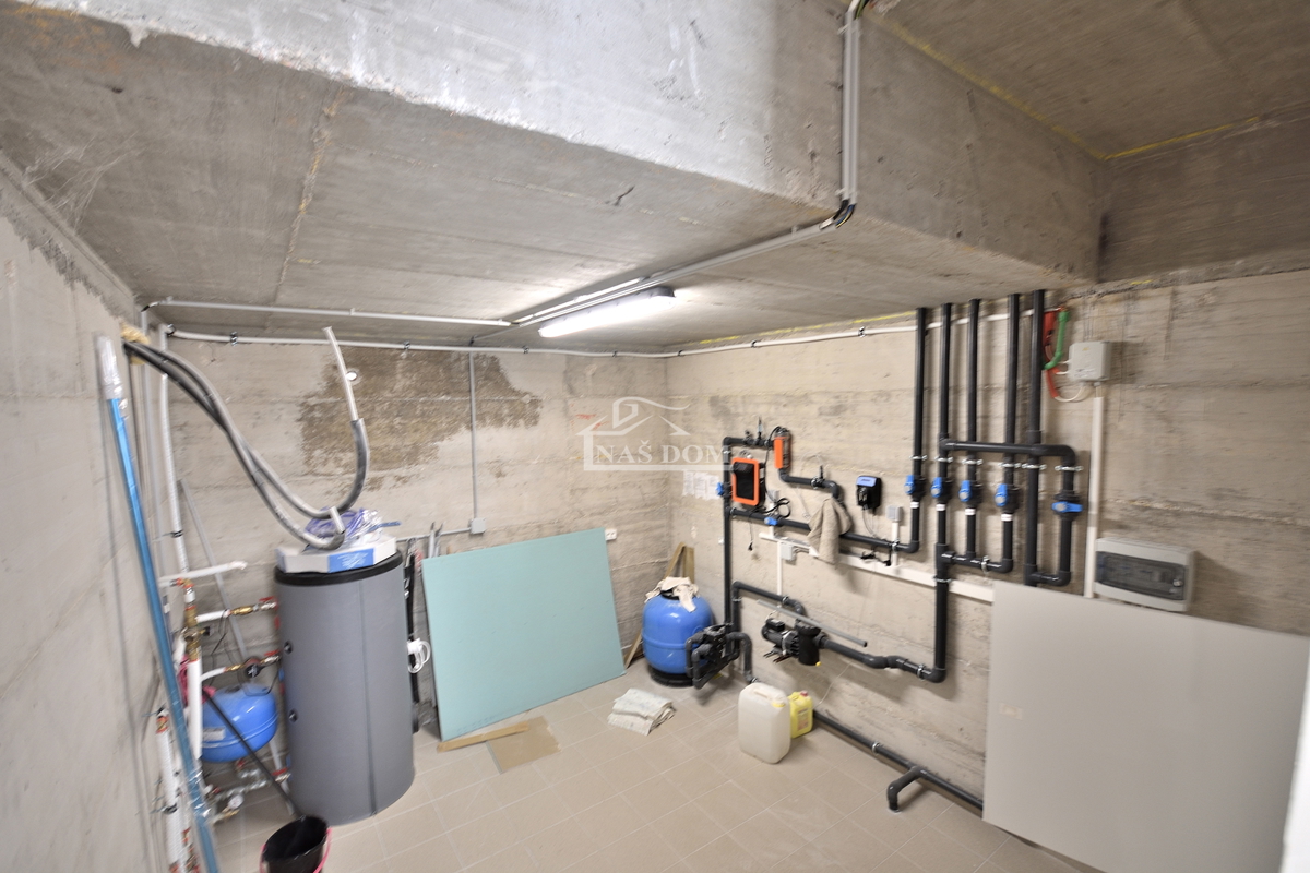 Vodice - villa di NUOVA COSTRUZIONE con piscina e vista mare