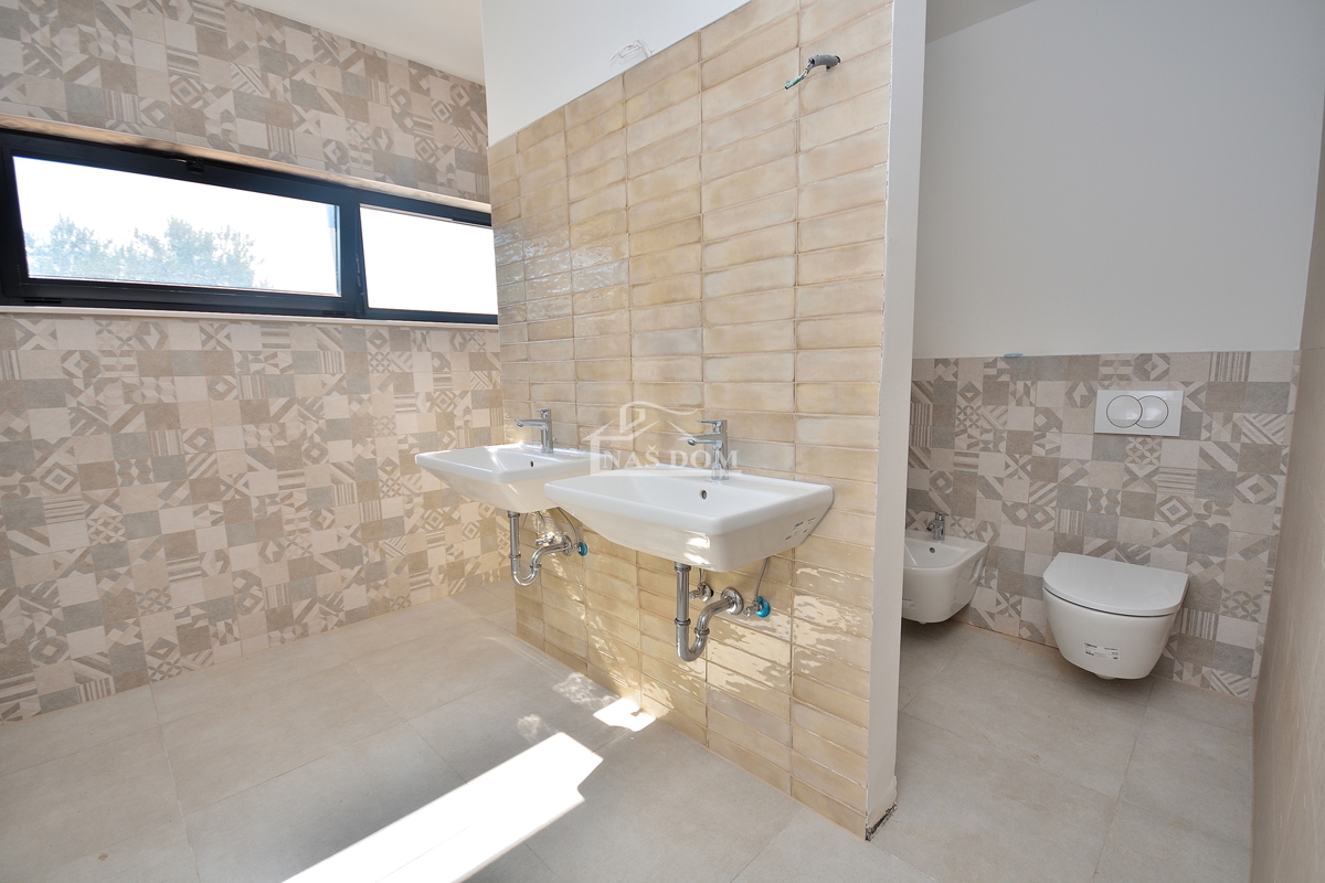 Vodice - villa di NUOVA COSTRUZIONE con piscina e vista mare
