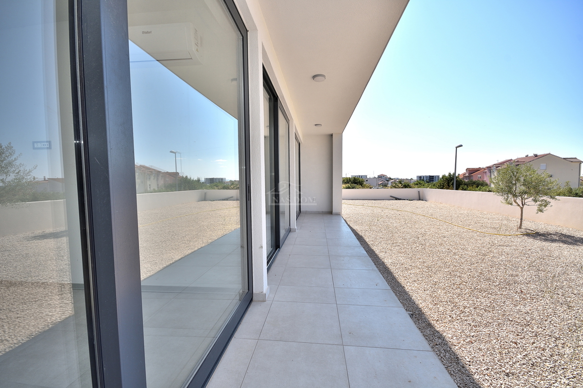 Vodice - villa di NUOVA COSTRUZIONE con piscina e vista mare