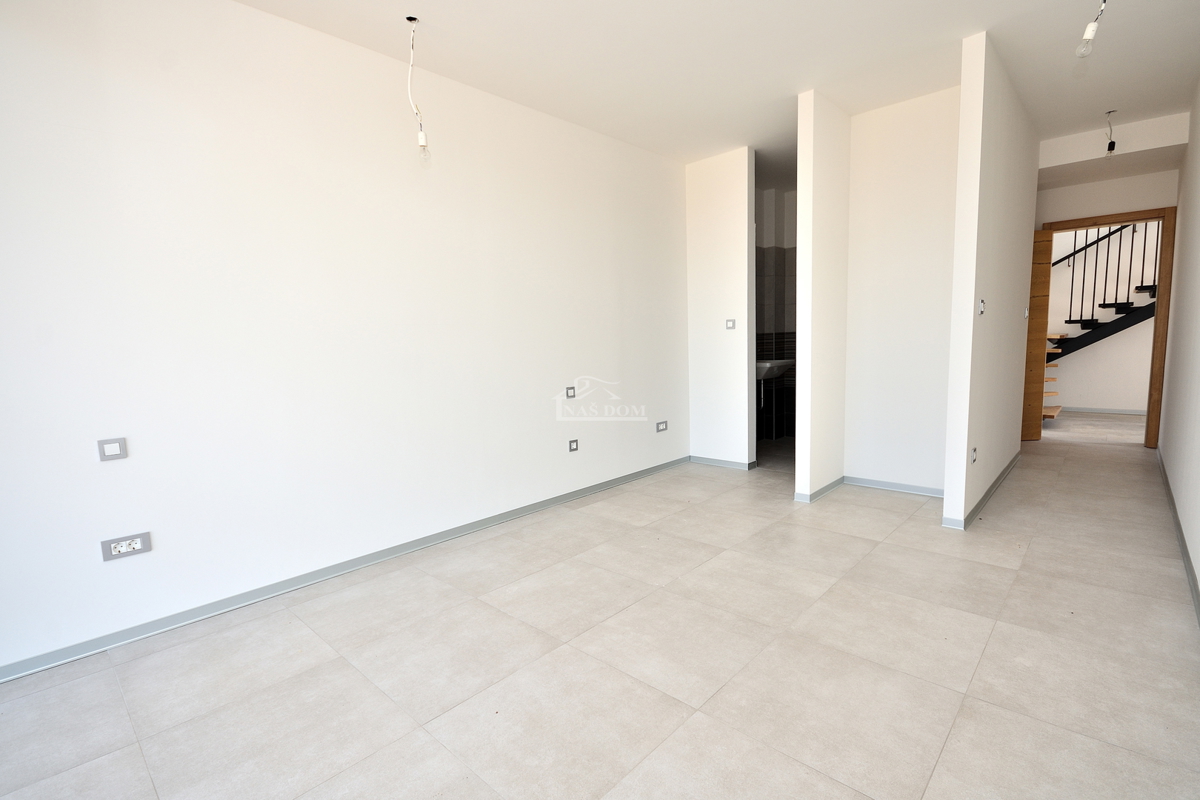 Vodice - villa di NUOVA COSTRUZIONE con piscina e vista mare