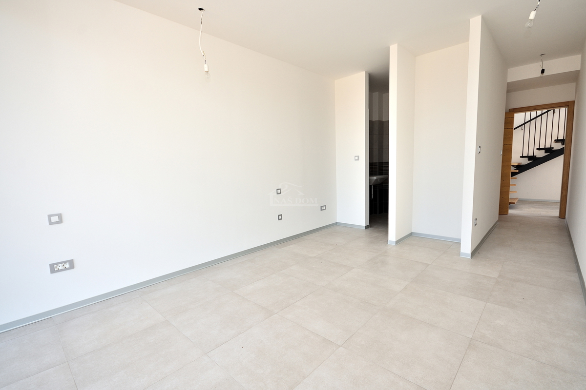 Vodice - villa di NUOVA COSTRUZIONE con piscina e vista mare