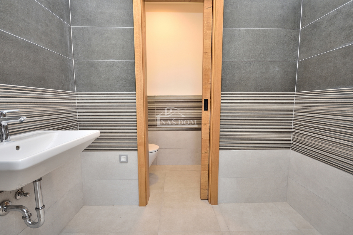 Vodice - villa di NUOVA COSTRUZIONE con piscina e vista mare