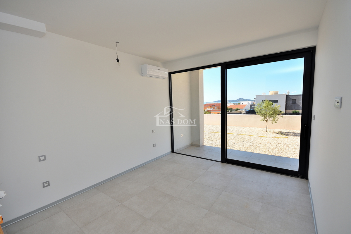 Vodice - villa di NUOVA COSTRUZIONE con piscina e vista mare