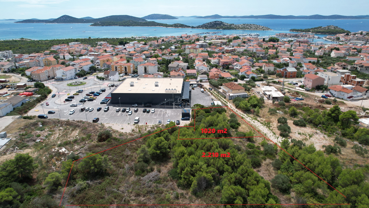 Tribunj - terreno edificabile con vista mare