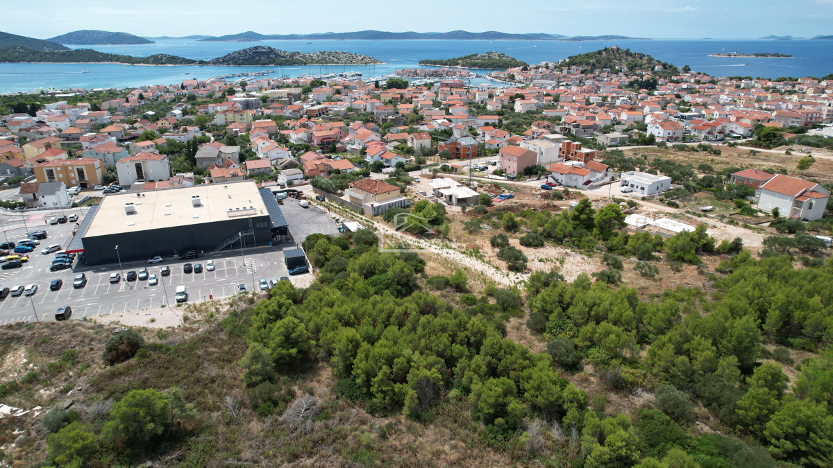 Tribunj - terreno edificabile con vista mare