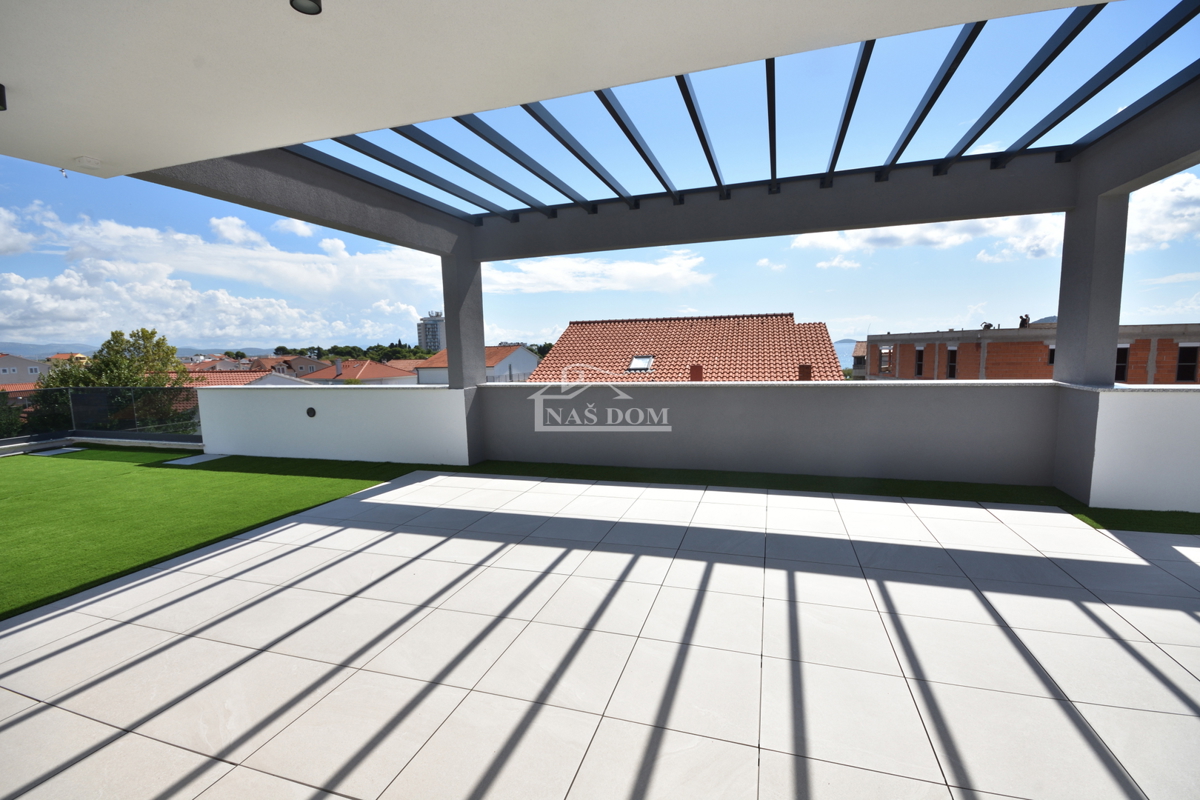 Vodice - Casa di lusso S2 con terrazza sul tetto, a soli 150 m dalla spiaggia