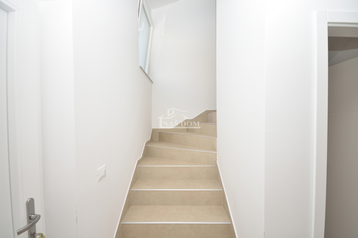 Vodice - Casa di lusso S2 con terrazza sul tetto, a soli 150 m dalla spiaggia