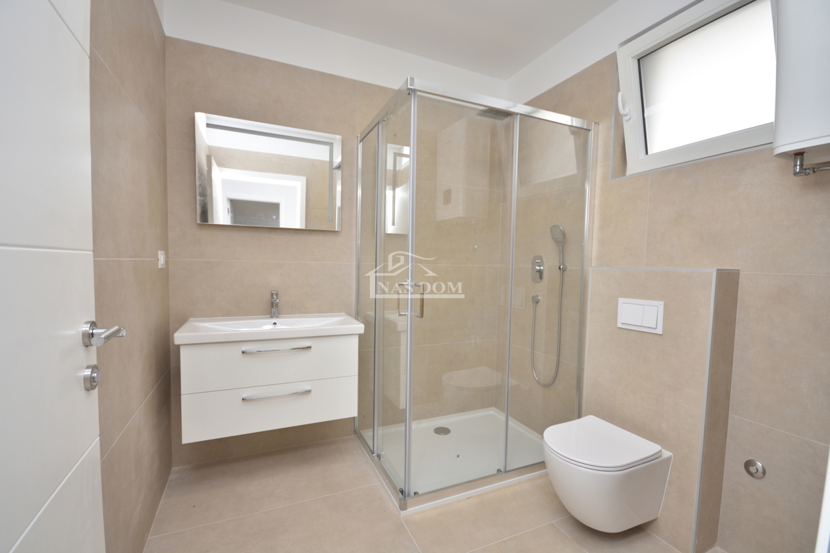 Vodice - Casa di lusso S2 con terrazza sul tetto, a soli 150 m dalla spiaggia