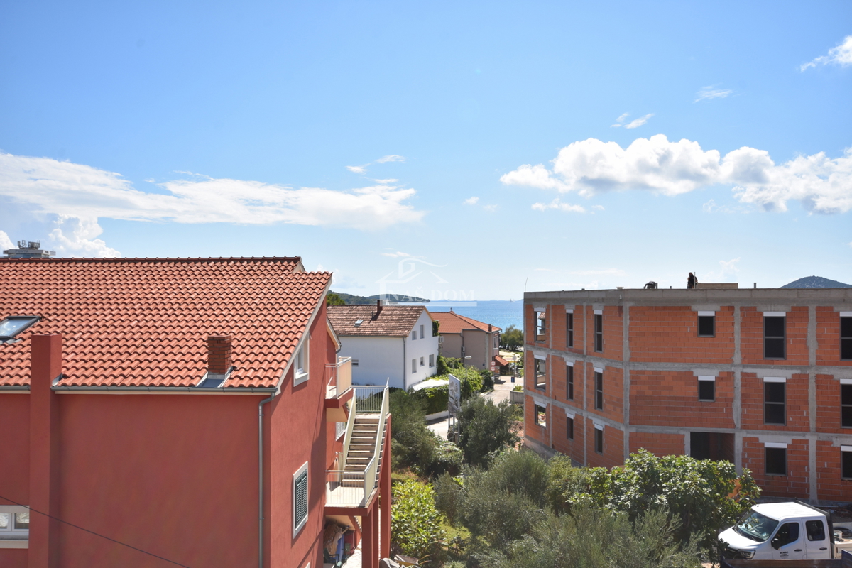 Vodice - Casa di lusso S2 con terrazza sul tetto, a soli 150 m dalla spiaggia