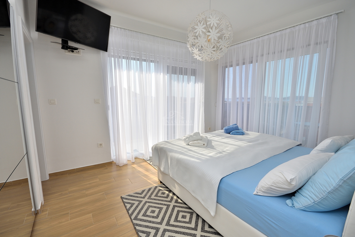 Vodice - villa con vista mare